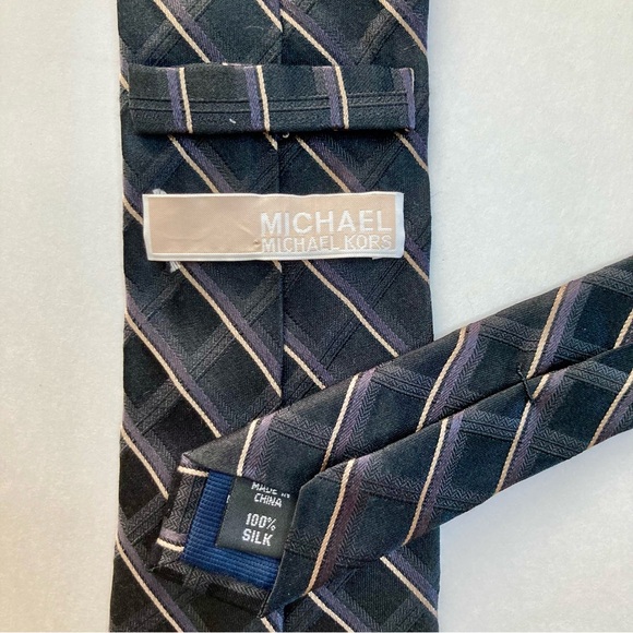Michael Kors Black Striped Classic Men’s Silk Tie - Picture 4 of 5